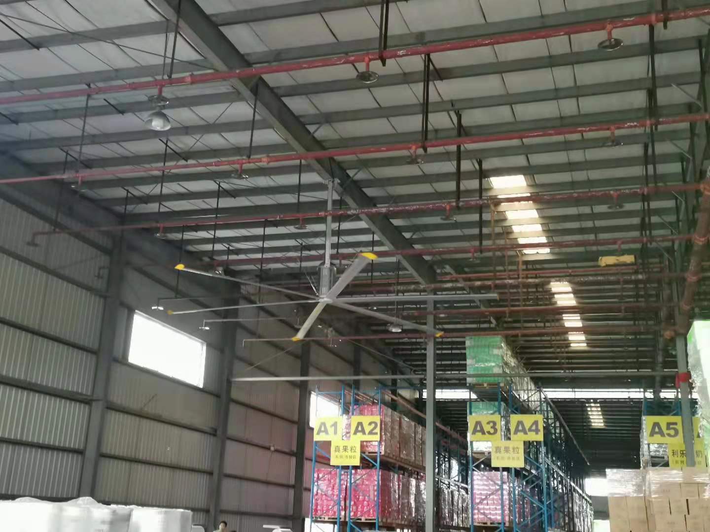 廠房車間降溫要用它！工業(yè)風(fēng)扇和其他風(fēng)扇相比有什么區(qū)別？